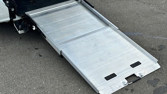 スロープは荷物の積載に便利