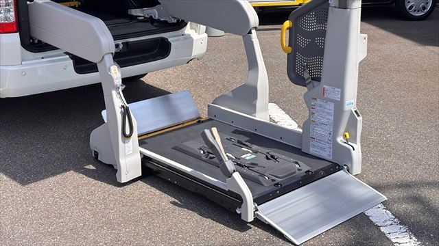 9型ハイエースの車いす固定方法